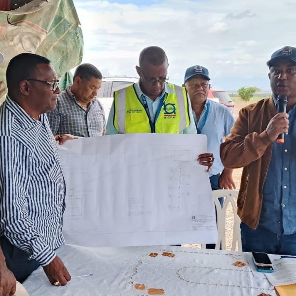 INDRHI construirá sistema de riego en asentamiento El Polvorín; entidad impulsa producción en Bahoruco 