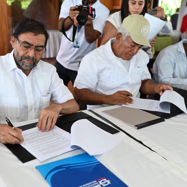 INDRHI renueva convenios con Juntas de Regantes para la administración de sistemas de riego