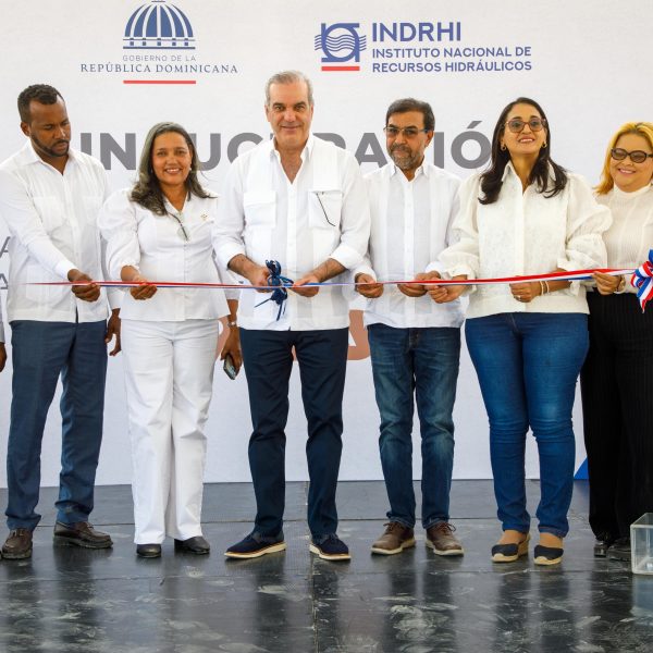 Gobierno entrega obras hidráulicas para proteger vidas y dinamizar la producción agropecuaria en Azua