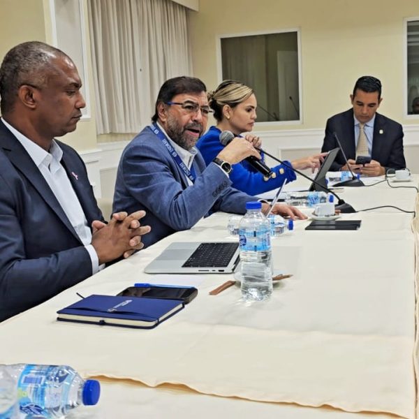 INDRHI propone diseñar un plan de manejo para proteger la laguna Rincón, en Cabral