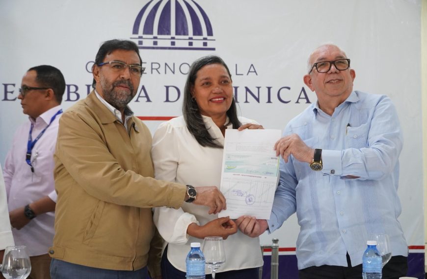 INDRHI, Consejo de Hidroeléctrica Los Toros y Bagrícola crean fondo de RD$200 millones para apoyar a pequeños productores de Azua