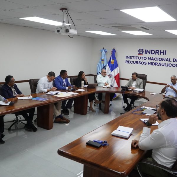 Director del INDRHI define prioridades institucionales en jornada de trabajo con directores de área