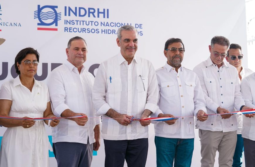 Presidente Abinader entrega obras que garantizan agua para la producción agrícola en Dajabón