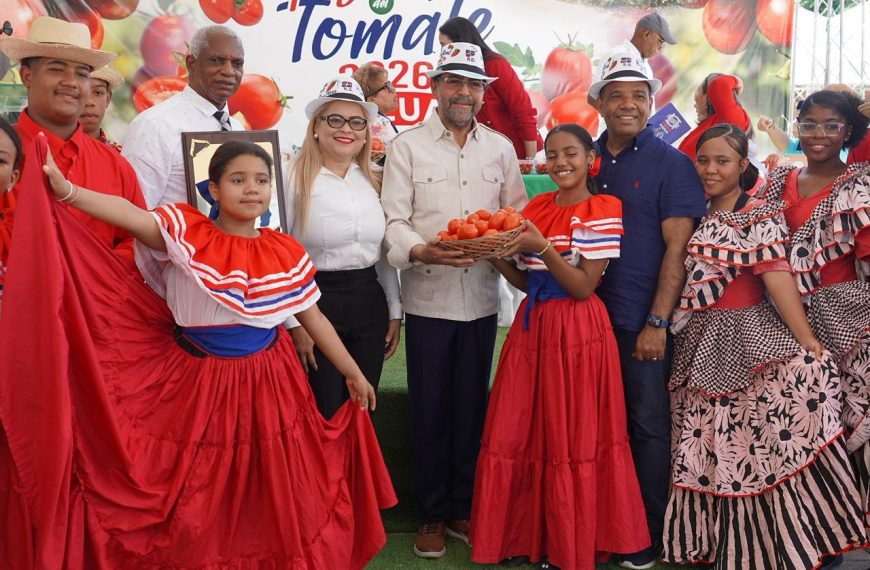 INDRHI participa en Azua de la 4to edición Festival del Tomate 2026