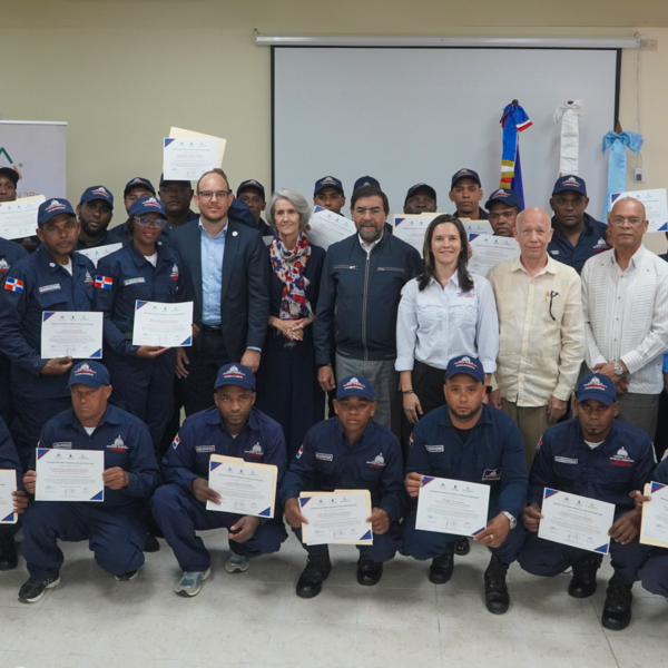 Guardaparques reciben certificación por capacitación especializada en el marco del proyecto PARGIRH