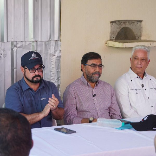 Arranca en Bajo Yuna el Programa de Rehabilitación de Caminos Interparcelarios que ejecutan Obras Públicas, Agricultura e INDRHI