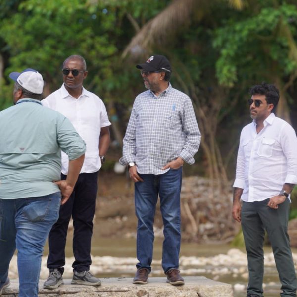 INDRHI despliega equipos pesados en Puerto Plata para protección de comunidades