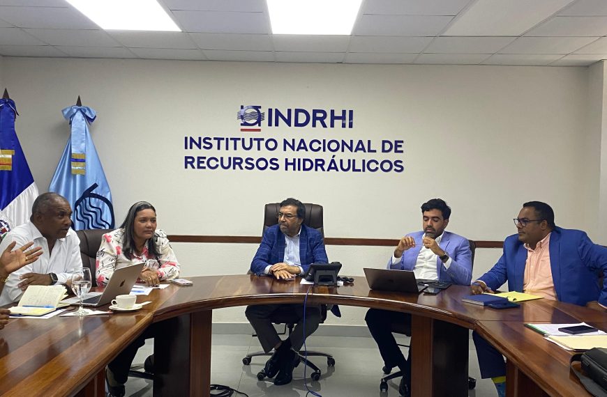 INDRHI y comunitarios de Hato Nuevo Cortés avanzan en acuerdo para compensación por parcelas impactadas por embalse de presa Montegrande