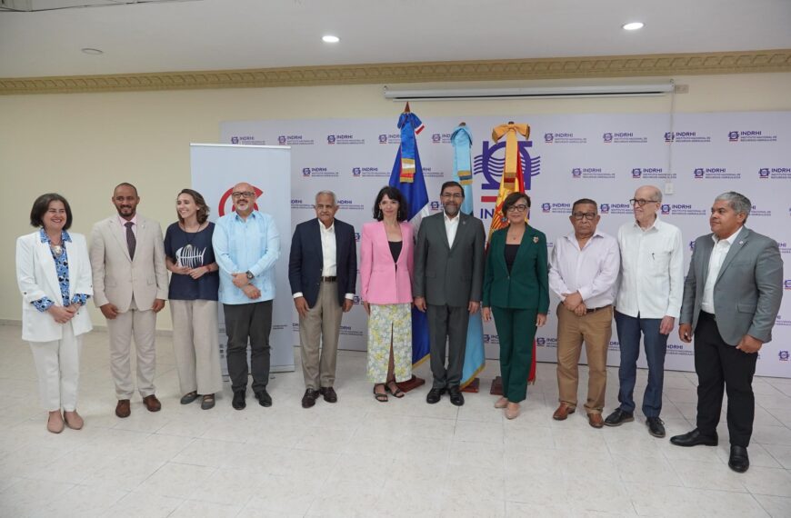 INDRHI lanza red nacional para monitorear la calidad del agua, con apoyo de la cooperación española