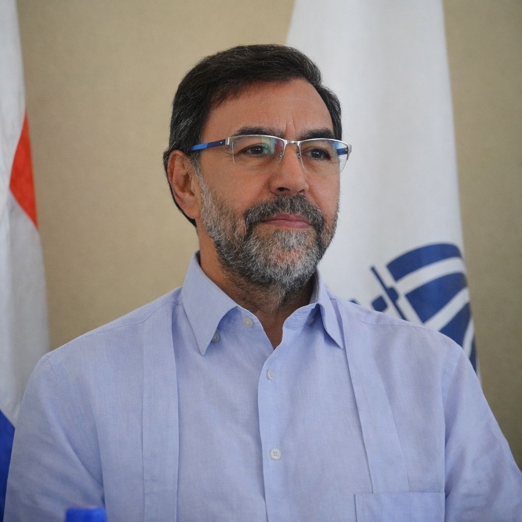 Foto 1. Olmedo Caba Romano, director ejecutivo del INDRHI, destaca las inversiones del Gobierno en infraestructura para fortalecer la seguridad hídrica.