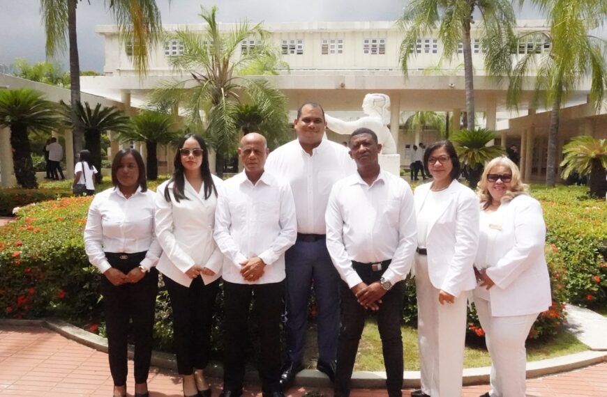 INDRHI continúa compromiso con la transparencia al juramentar su Comisión de Integridad
