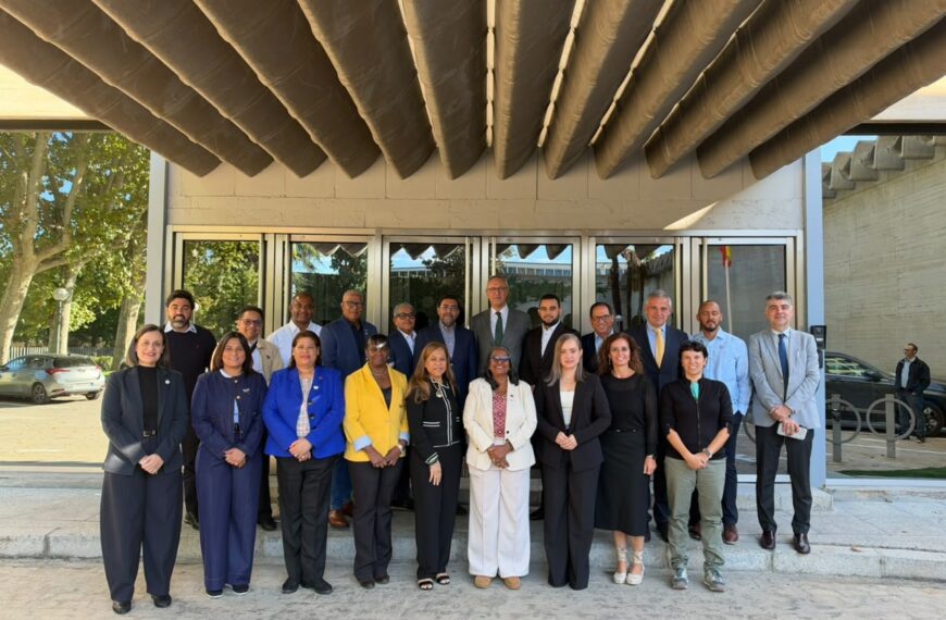 Delegación dominicana inicia agenda en España con reunión de trabajo entre INDRHI y CEDEX