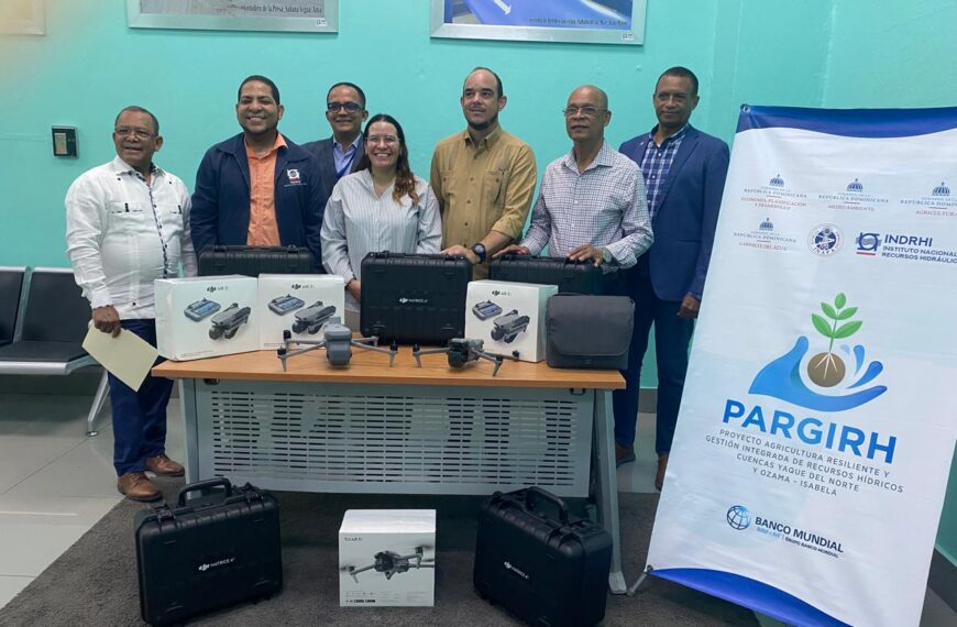 INDRHI entrega 25 drones al Ministerio de Medio Ambiente para fortalecer la vigilancia de áreas protegidas